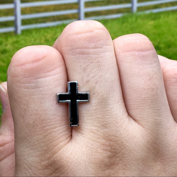 Silver And Black Enamel Religious Cross Cufflinks - Picture 6 of 8